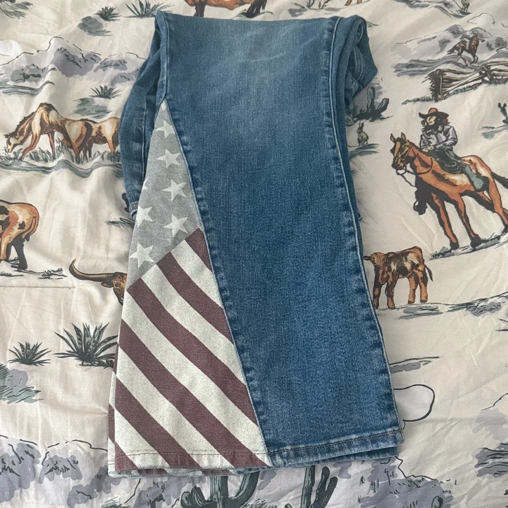 Judy Blue Classic flare jeans - Picture 2 of 2